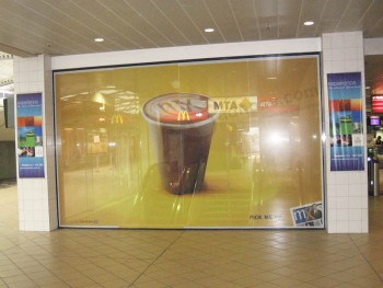 Eco-Vriendelijke aangepaste zelfklevende geperforeerde vensterglas film unidirectionele visie voor reclame