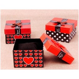 卸売カスタマイズされた最高品質のジュエリーパッキング、ベルリンの日のための赤い心の紙のボックス