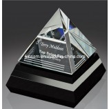 批发定制高-结束新的水晶玻璃金字塔奖杯工艺