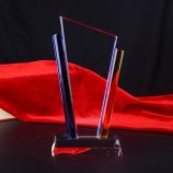 2017 GroßhEinndel EinngepEinsst hoch-Ende neue Designs KristEinllglEins Trophäe HEinndwerk