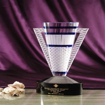 оптовые подгонянные высокие-конец нового дизайна кристалл награду с распродажей поощрения награды формы стекла