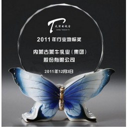 2017 도매 높은 맞춤-장식을위한 끝 나비 기본 크리스털 유리 트로피 공예