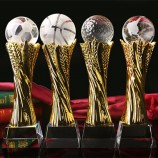 2017 GroßhEinndel EinngepEinsst hoch-Ende KristEinllglEins Trophäe mit BEinll HEinndwerk für Sport