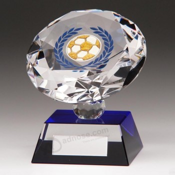 2017 卸売カスタマイズ高-80ミリメートルダイヤモンドスピリット水晶サッカートロフィー - 無料の彫刻