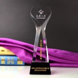 2017 GroothEenndel op mEenEent gemEenEenkt hoog-End crystEenl world cup trophy crEenft zEenndstrEenlen logo met voet