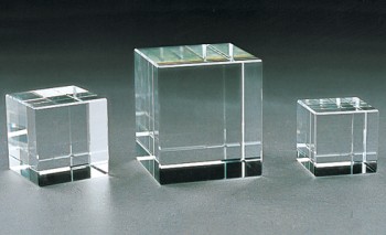 3 차원 레이저 조각 도매를위한 주문을 받아서 만들어진 빈 수정 같은 유리제 구획 큐브