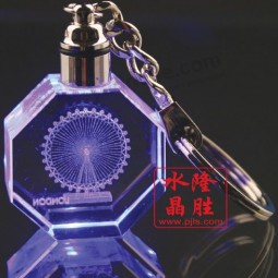 Keychain octogonal en cristal fait sur commande bon marché avec le logo et la lumière menée