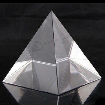 Commercio all'ingrosso poco costoso elegante della piramide di vetro di fermacarte della piramide di cristallo trasparente del cristallo di quarzo