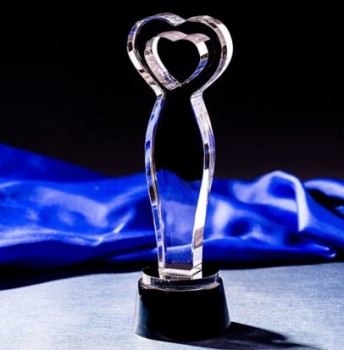 Premio de trofeo de cristal barato personalizado con diseño de corazón