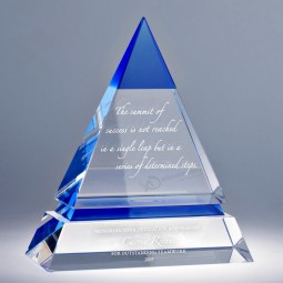 China alta qualidade pirâmide de cristal troféu para o presente