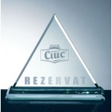 Groothandel op maat gemaakt hoog-End ad-198 clear champion trophy laser engraved acrylic sport triangle award.