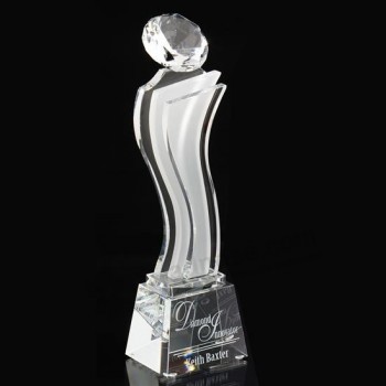 도매 맞춤형 고품질의 명확한 레이저 조각 된 아크릴 트로피 이벤트 상을 수상했습니다