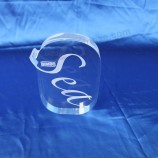 En gros personnalisé haute qualité clair trophée acrylique événement laser gravé récompense pour le cadeau