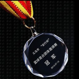 Medallón de medalla de vidrio cristal personalizado barato para el deporte