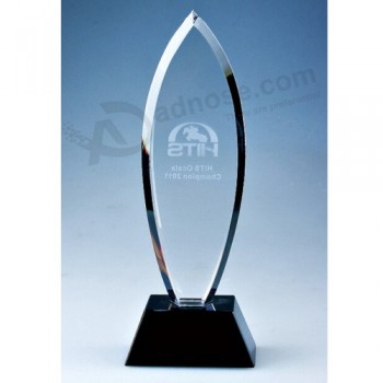 Produtos mais populares prêmio de troféu de vidro em branco com base preta por atacado