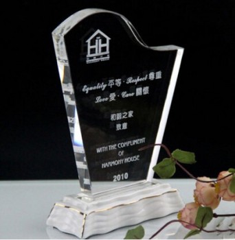 Vidro cristal transparente personalizado gravado escudo placa prêmio troféu por atacado