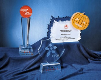 Premio grabado al por mayor del acontecimiento del trofeo acrílico claro de alta calidad modificado para requisitos particulares para la sociedad