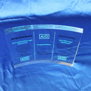 Groothandel aangepaste hoge kwaliteit helder acryl trofee evenement laser gegraveerde souvenir award voor zingen Winnennaar