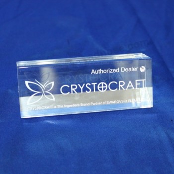 Groothandel aangepaste hoge kwaliteit helder acryl trofee evenement laser gegraveerde souvenir award voor hardlopen