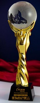 Cina a buon mercato all'ingrosso globo di cristallo trofeo premio personalizzato