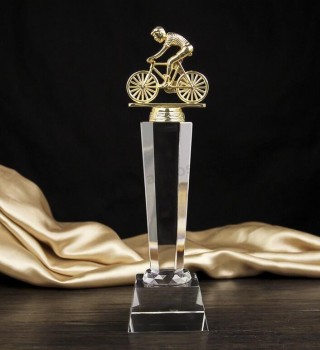 Prêmio de troféu de vidro de cristal de bicicleta para esportes lembrança barata por atacado