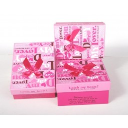 Boîte-cadeau faite sur commande de papier de couleur imprimée avec le papillon de ruban en gros