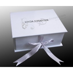 Cheap Custom Gift Box with Handle and Buyer′s Logo