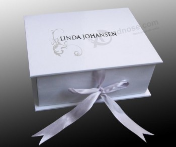 Cheap Custom Gift Box with Handle and Buyer′s Logo