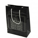 Bon marché sac à provisions de papier de couleur noire faite sur commande pour l'emballage de cadeau