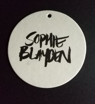 Wholesale customized high quality Printed Black Colour Round Shape Uncoated Card Hangtag
