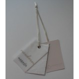 Atacado personalizado de alta qualidade anexado hangTag monTagem de fita de cetim Branco