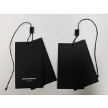 卸売カスタマイズされた高品質のブラックカードのシルクスクリーンプリント衣服hangタグ