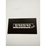 Groothandel aangepaste hoge kwaliteit zwart printen en spot uv wit ontwerp hangLaBel
