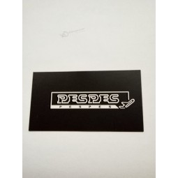 Groothandel aangepaste hoge kwaliteit zwart printen en spot uv wit ontwerp hangLaBel