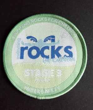 FaBriek directe groothandel aangepaste topkwaliteit aangepaste ontwerp groene overlocking geweven Badge