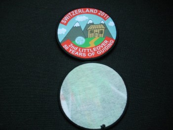 FaBriek groothandel aangepaste topkwaliteit op maat gemaakte ontwerp ronde overlocking geweven Badge