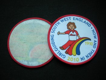 Factory direct wholesale customized top quality Round Shape Paper Backing Overlocking Woven Badge