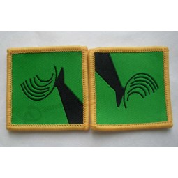 Directo directo de la fáSegundorica al por mayor de calidad superior frontera overlocking para la escuela teJida insignia de la ropa