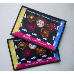 FaBriek groothandel aangepaste topkwaliteit vuurwerk ontwerp zwarte overlockende kleding geweven Badge