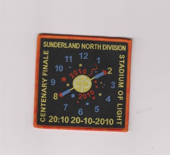 Wholesale customized high-end Red Overlocking Border School Woven Badge