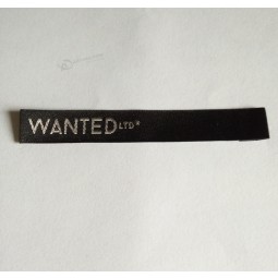 Venda por atacado personalizado de alta-Termine a etiqueta tecida damasco alta do texto cinzento do fundo preto