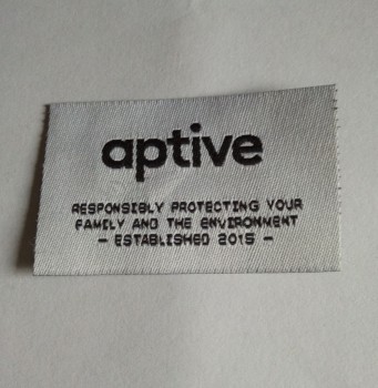 Wholesale customized high-end White and Black Colour Damask Main Woven Label