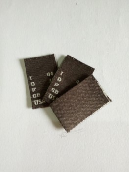 Wholesale customized high-end Taffeta Quality Grey Base White Text Clothing Woven Size Label