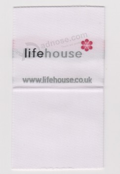 Wholesale customized high-end Taffeta Quality Centred Folded Garment Woven Label