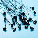 En gros personnalisé haut-Extrémités gouPilles de verrouillage en plastique pour les étiquettes de vêtements (Pl007t-5)