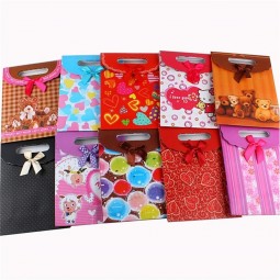 Stampati personalizzati sacchetti di carta di carta del regalo all'ingrosso la borsa della spesa