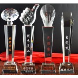 Vente en gros cristal coupe prix trophée modèle créatif trophée en métal