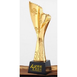 China Manufaturer Crystal Cup Prize Trophy Model Creative Metal Trophy with high quality