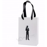 Bolsas de papel impresas personalizadas de papel blanco con su propio logotipo, papel cmyk impreso bolsa de papel de bolsa de papel con mango de cuerda al por mayor