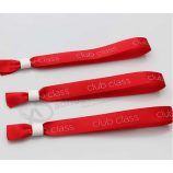 China goedkoopste populaire aangepaste polyester satijnen lint armbanden ontwerp